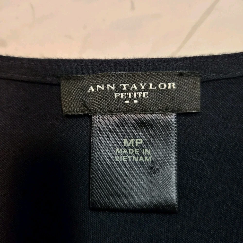 Ann Taylor Petite Sz PM True Navy Blue Cotton Blend Keyhole Neck Lightweight Top